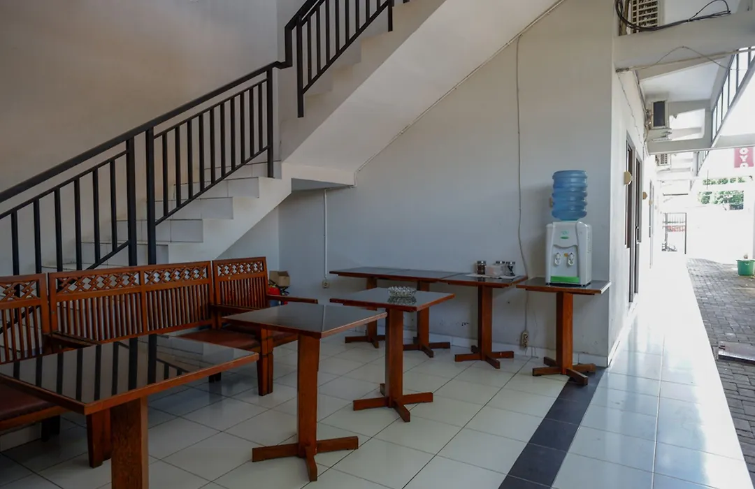 RedDoorz near Stasiun Tawang Semarang-1